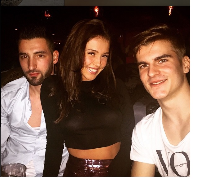 MM e în pușcărie, fi-sa merge la paranghelie! Fata fostului manager al Stelei și-a făcut de cap într-un club de fițe din Londra / GALERIE FOTO