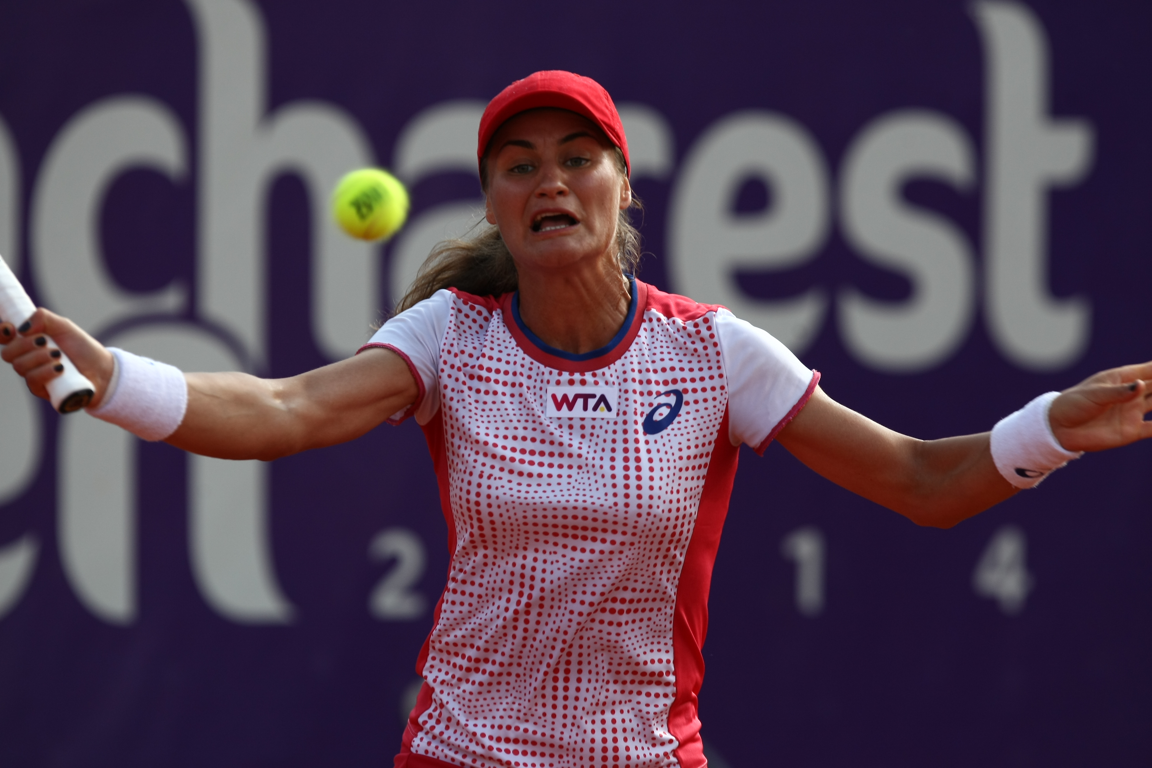 Simona Halep, la o victorie de titlu la București. Finala e cu italianca Vinci