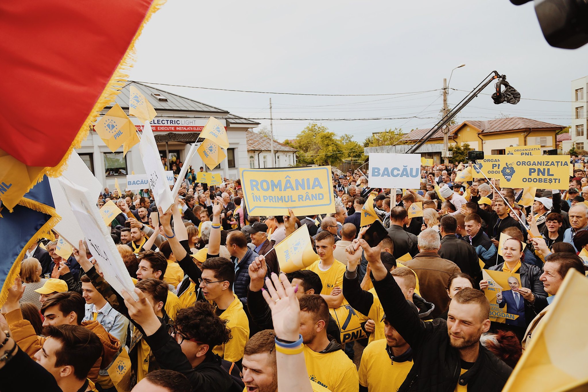 FOTO | Miting PNL la Focşani. Atac dur al lui Ludovic Orban: "Zilele lui Oprişan s-au terminat. Portofele, nu uita, Vrancea nu mai e a ta!"