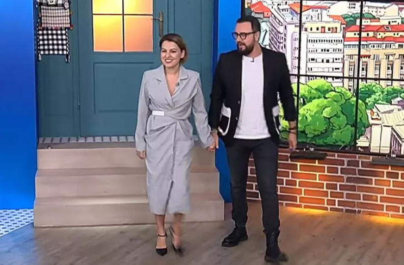 Romina Gingașu, apariție spectaculoasă alături de Nicole Cherry. Cât a costat ținuta purtată de soția afaceristului Piero Ferrari