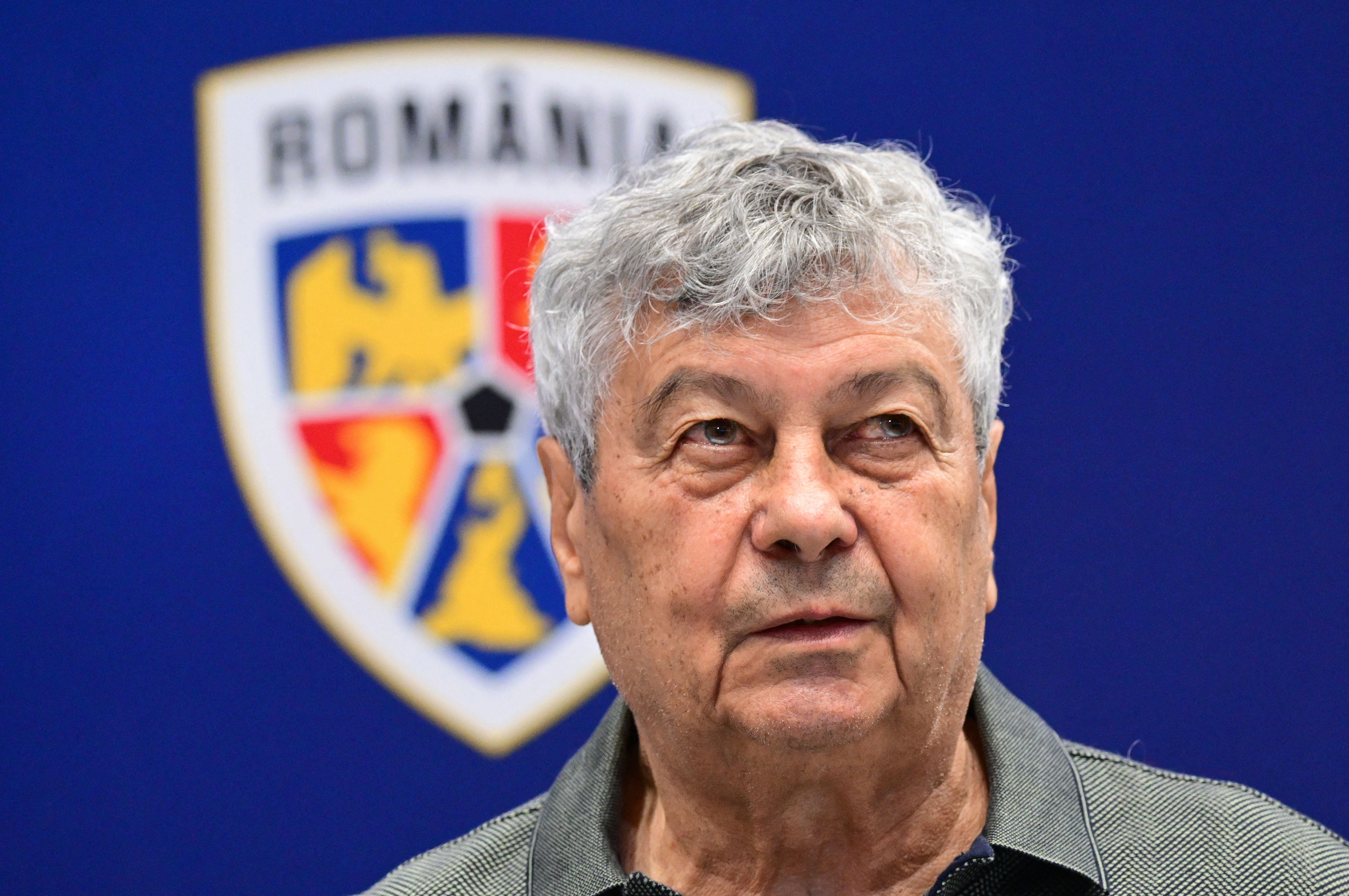 Vila din centrul Bucureștiului a regretatului Mircea Lucescu, ocupată de oamenii străzii. Îi plătise pentru a-i elibera casa