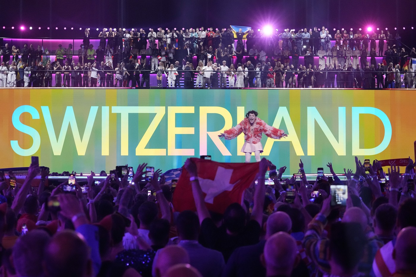 Elveția a câștigat Eurovision 2024. Cine este Nemo, artistul care a ridicat marele trofeu. Concursul, marcat anul acesta de tensiuni