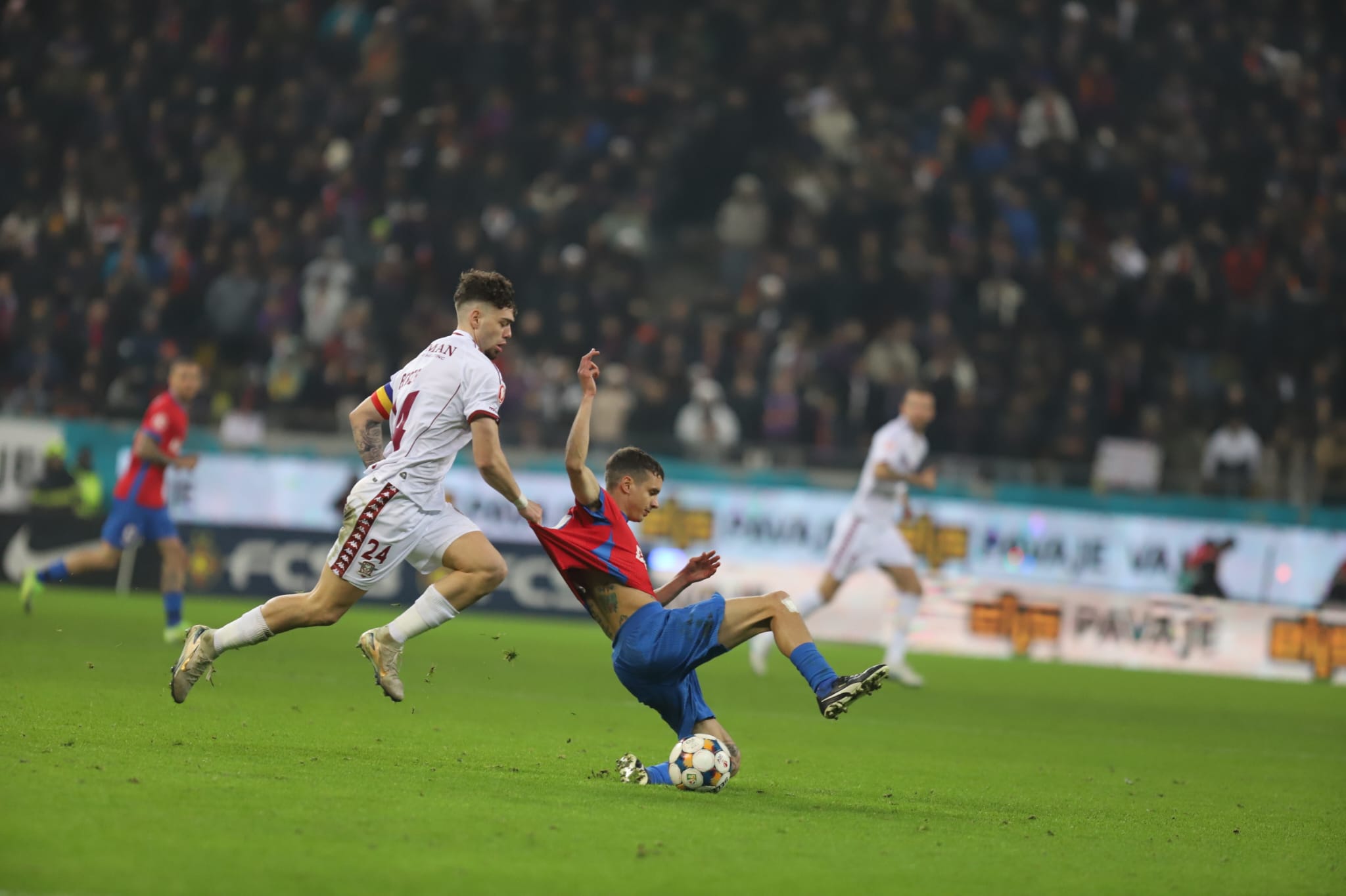 Superliga: FCSB-Rapid 2-1, după un derby superb și o fază controversată în final