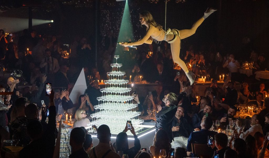 MOËT &amp; CHANDON, la ceas aniversar