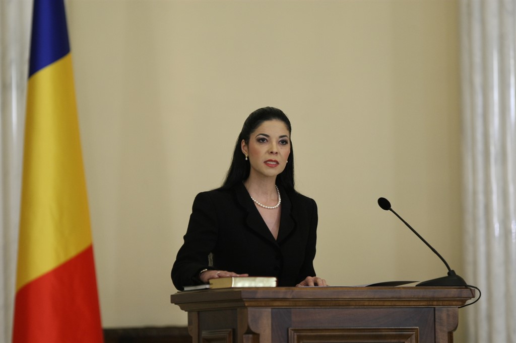 Cabinetul Grindeanu a depus jurământul; Iohannis, către Dragnea: Aflarăm de la televizor că sunteți singurul care cunoaște programul de guvernare: Învățați-i și pe ei! / GALERIE FOTO