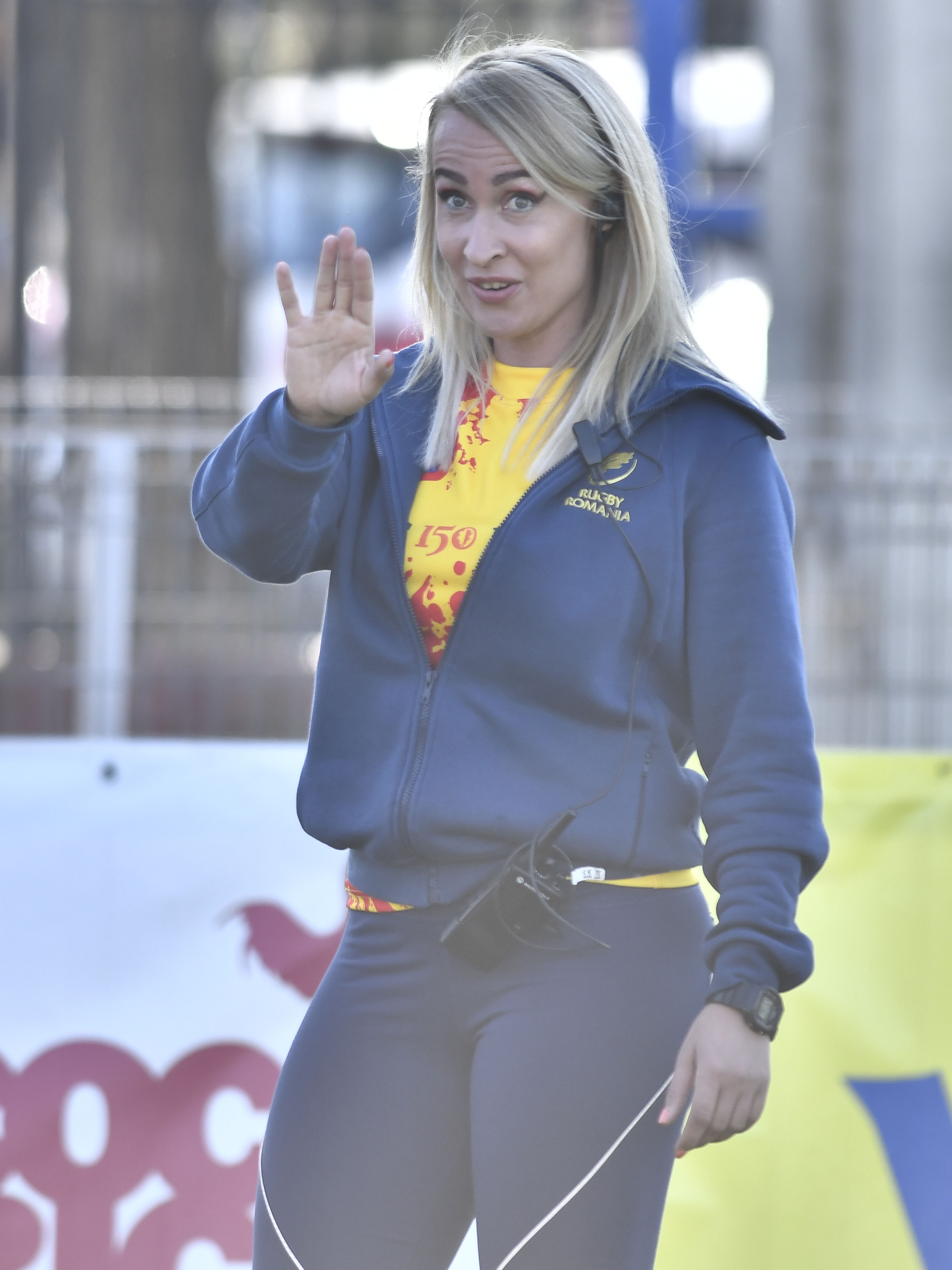 Blonda de la rugby! La naționala Under-20 a României activează frumoasa Andreea Delean, o antrenoare supersexy! GALERIE FOTO