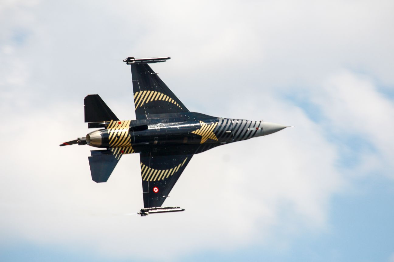 UPDATE | FOTO&VIDEO/ BIAS 2017, spectacol la înălțime! Peste 100 de avioane pe cerul Capitalei, la cel mai mare show aviatic din România. Final spectaculos!