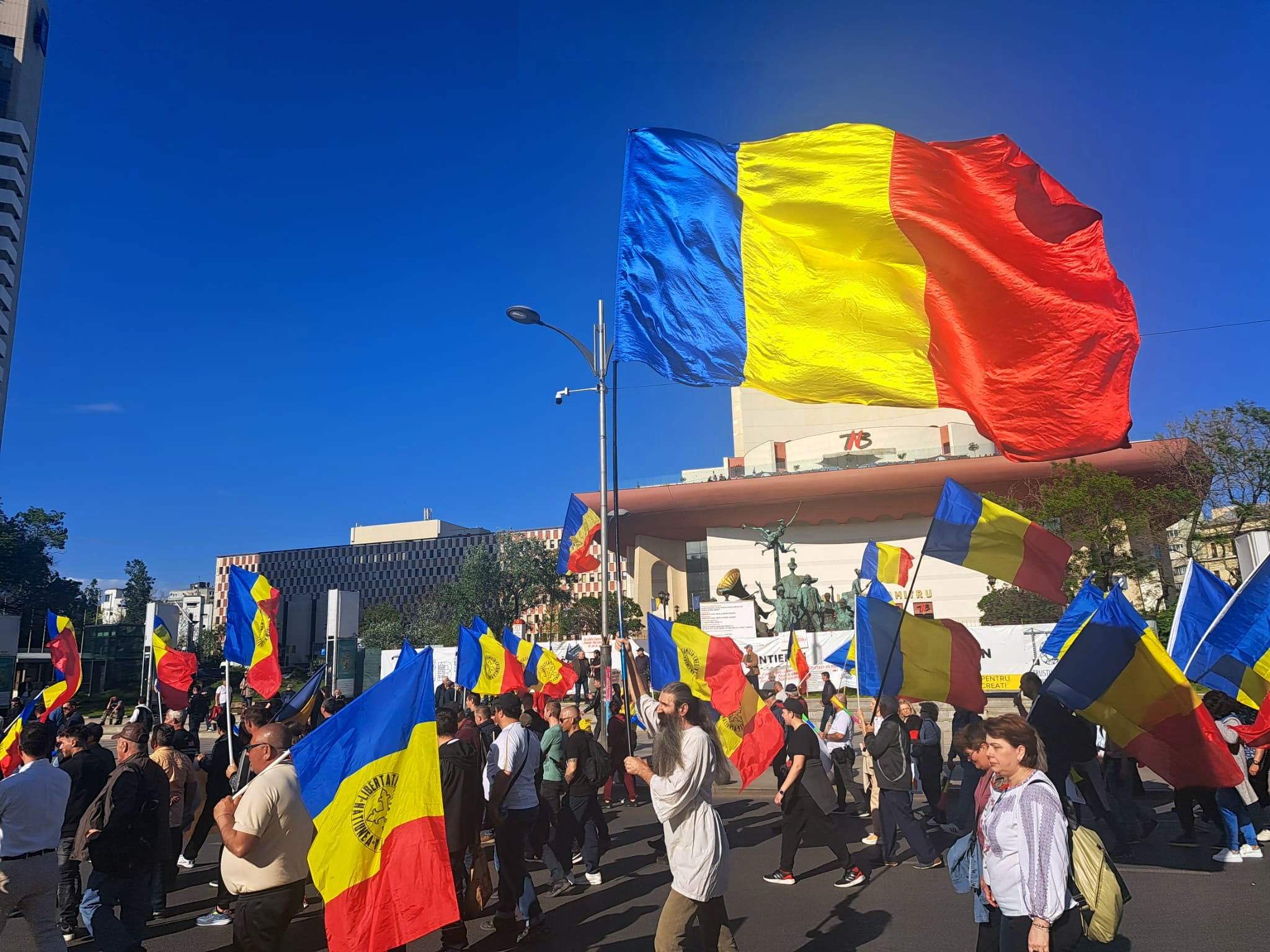 REPORTAJ. Protest AUR în București. Ce s-a strigat și cum s-a derulat manifestația