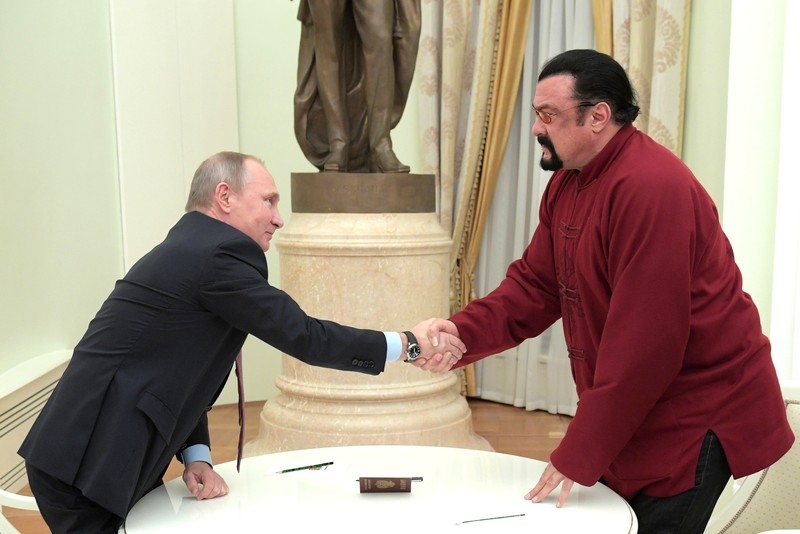 Actorul Steven Seagal, interviu în presa de stat de la Moscova: „Nu voi renunța niciodată la cetățenia rusă”