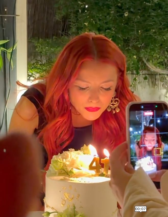 Elena Gheorghe, surprinsă de soț de ziua ei. Artista a împlinit 41 de ani: „A pus la cale totul în cel mai frumos mod”