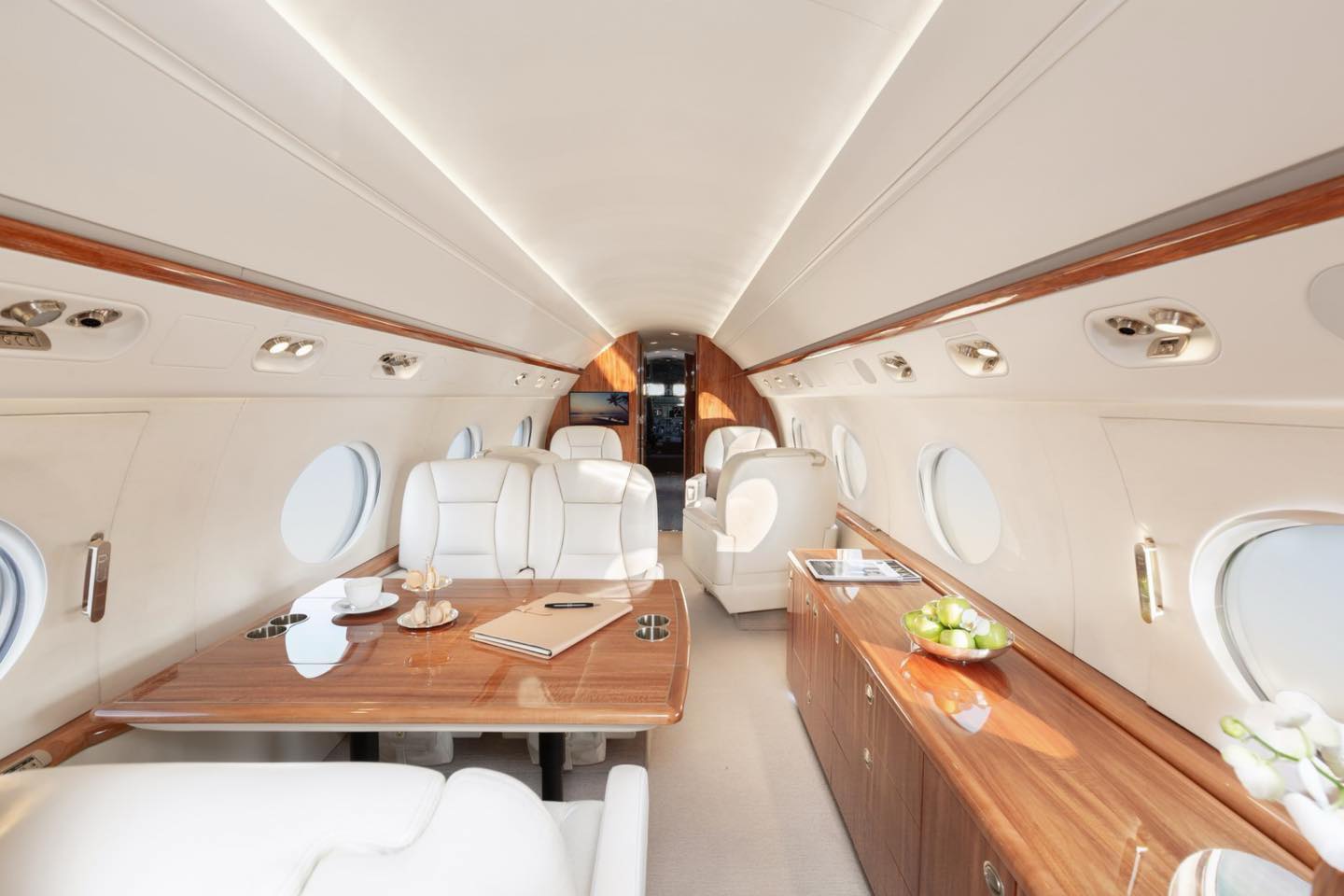 Iohannis merge în SUA cu același avion de lux, în plin scandal legat de candidatura la parlamentare