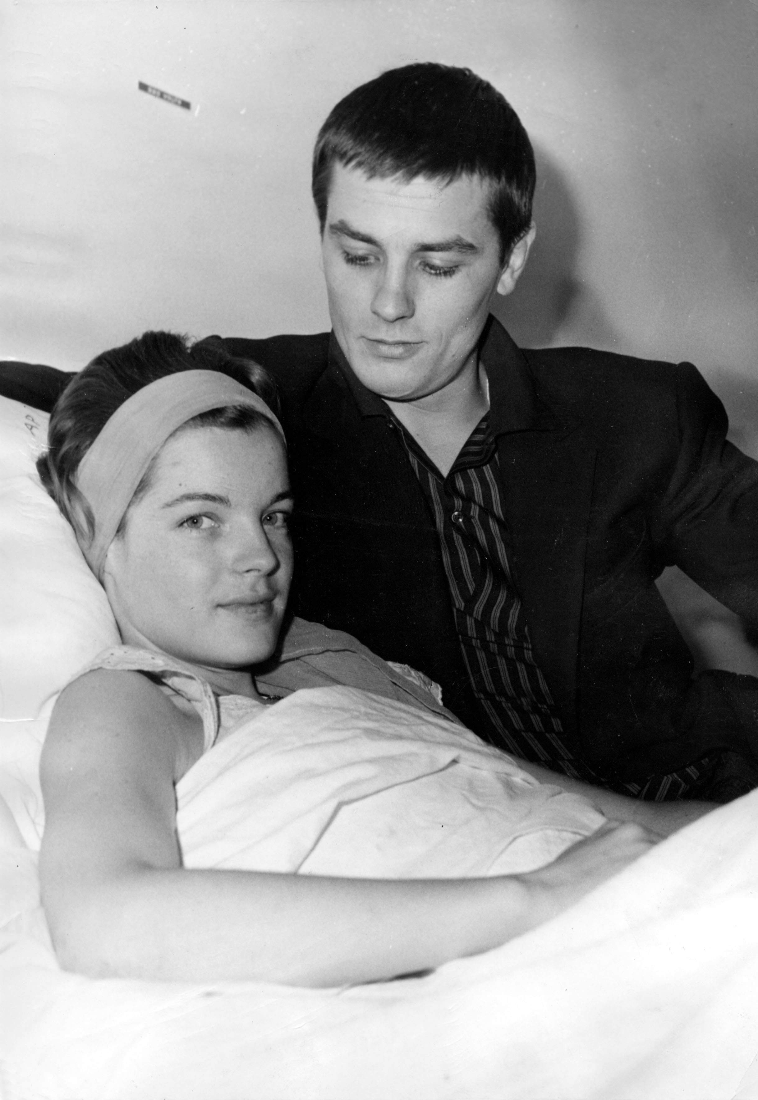 Vechile povești mondene | Cum a părăsit-o Alain Delon pe Romy Schneider în ziua nunții | FOTO
