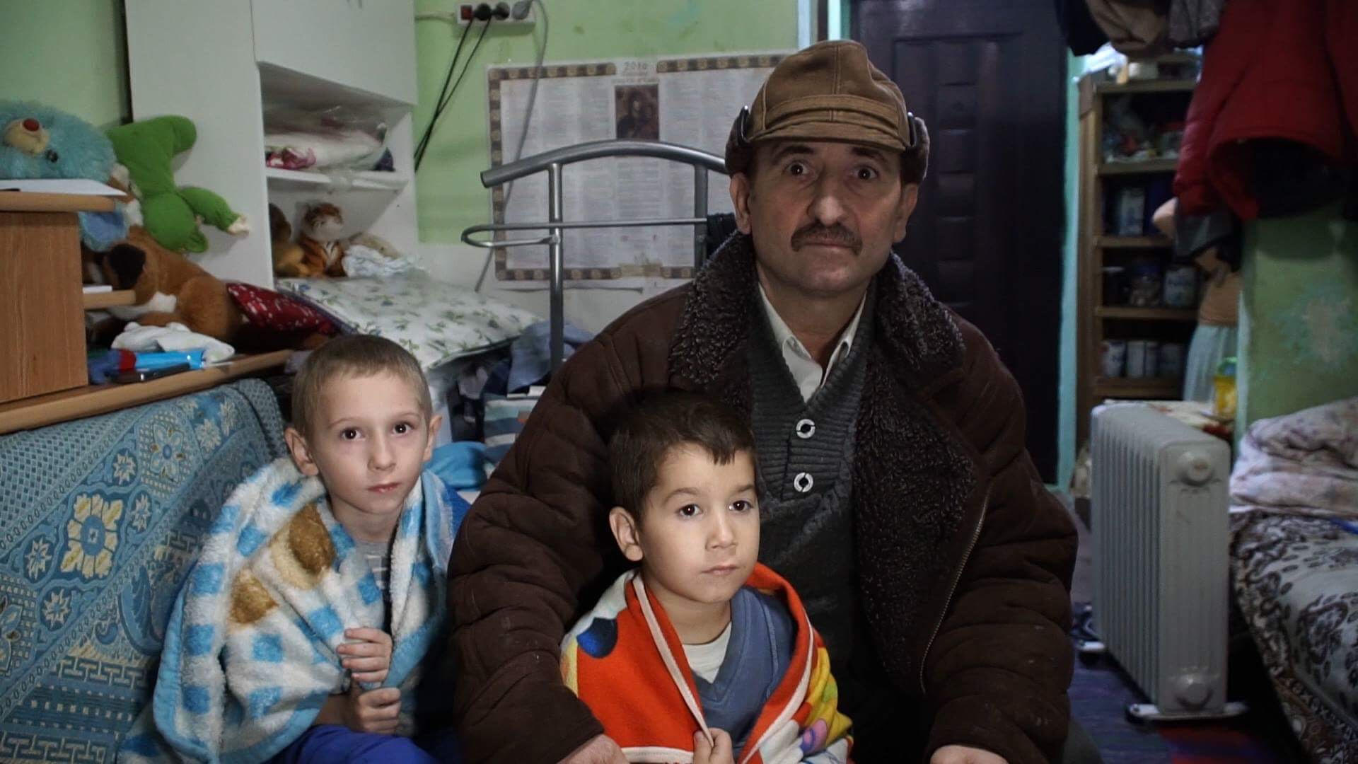 Câțiva restanțieri țin în frig și fără apă caldă 100 de familii din Botoșani