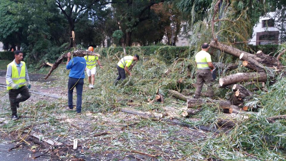 FOTO & VIDEO | Prăpăd după furtună în Cluj. Imaginile dezastrului, publicate de primarul Emil Boc