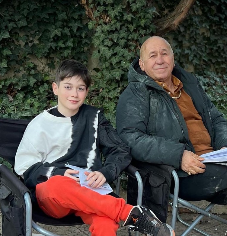 Cum au reacționat colegii de școală ai lui Filip Munteanu, când l-au văzut în serialul „Clanul”: „Unii nu se uită”. El joacă rolul lui Florinel