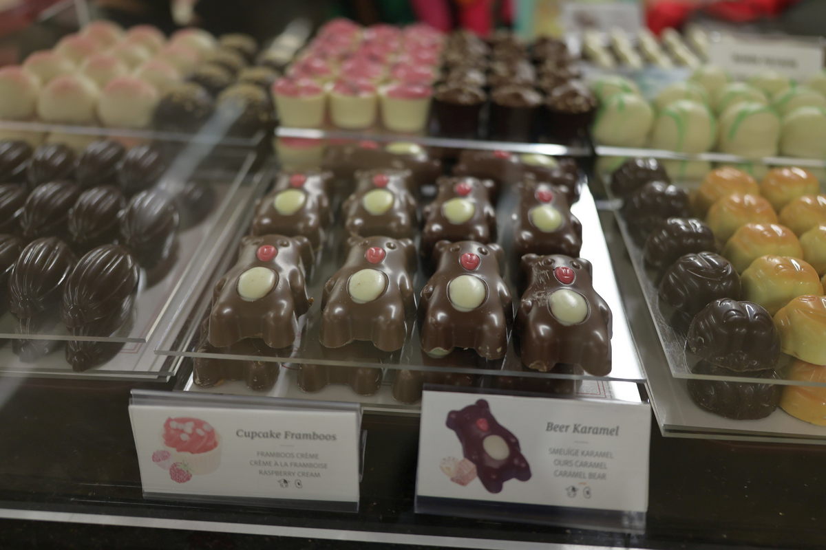 Chocolate Saga 2025: festivalul care sparge toate regulile la Biblioteca Națională. Ciocolată cu vin roșu, parfumuri de lux și praline cu ardei iute