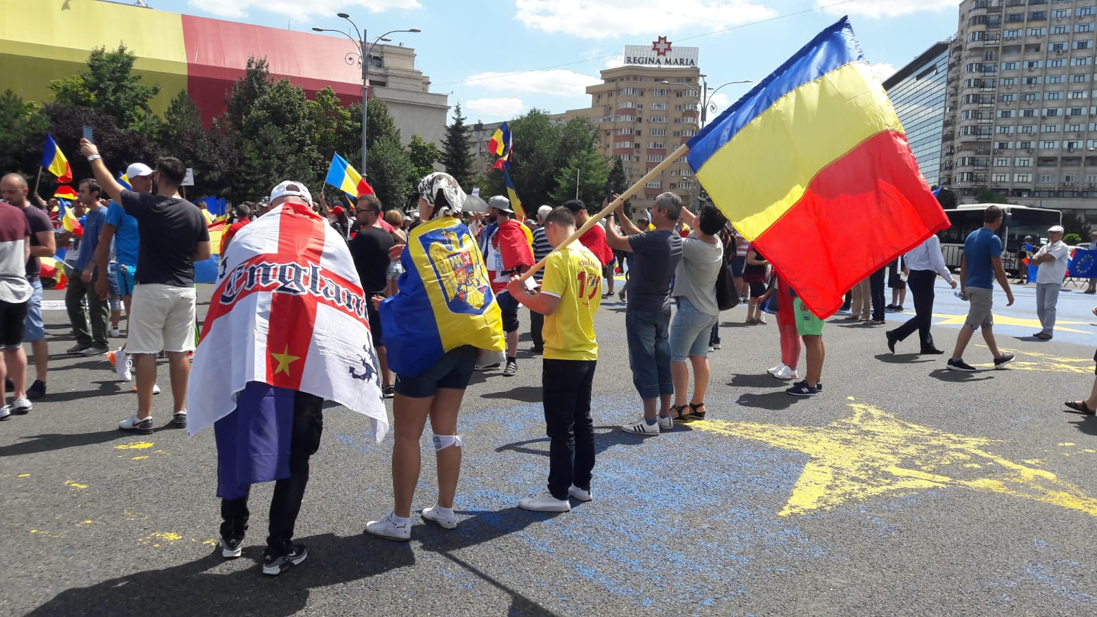LIVE TEXT/ Mitingul diasporei, în Piața Victoriei. Război total între jandarmi și huligani (FOTO&VIDEO)