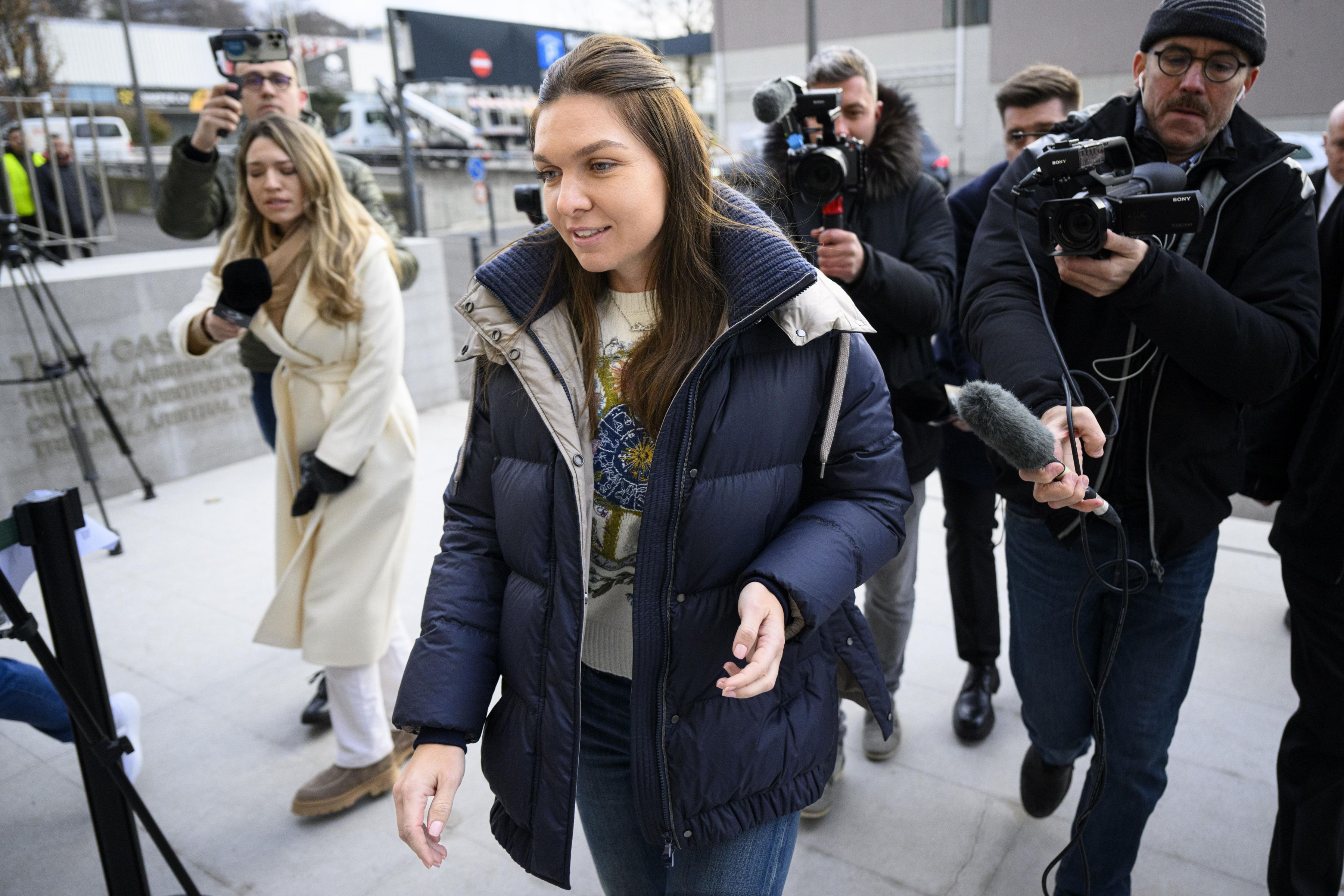 Cătălin Botezatu comentează ținuta purtată de Simona Halep la procesul de la TAS: „E și normal ca la banii ei să poarte haine și de 10.000 de euro”