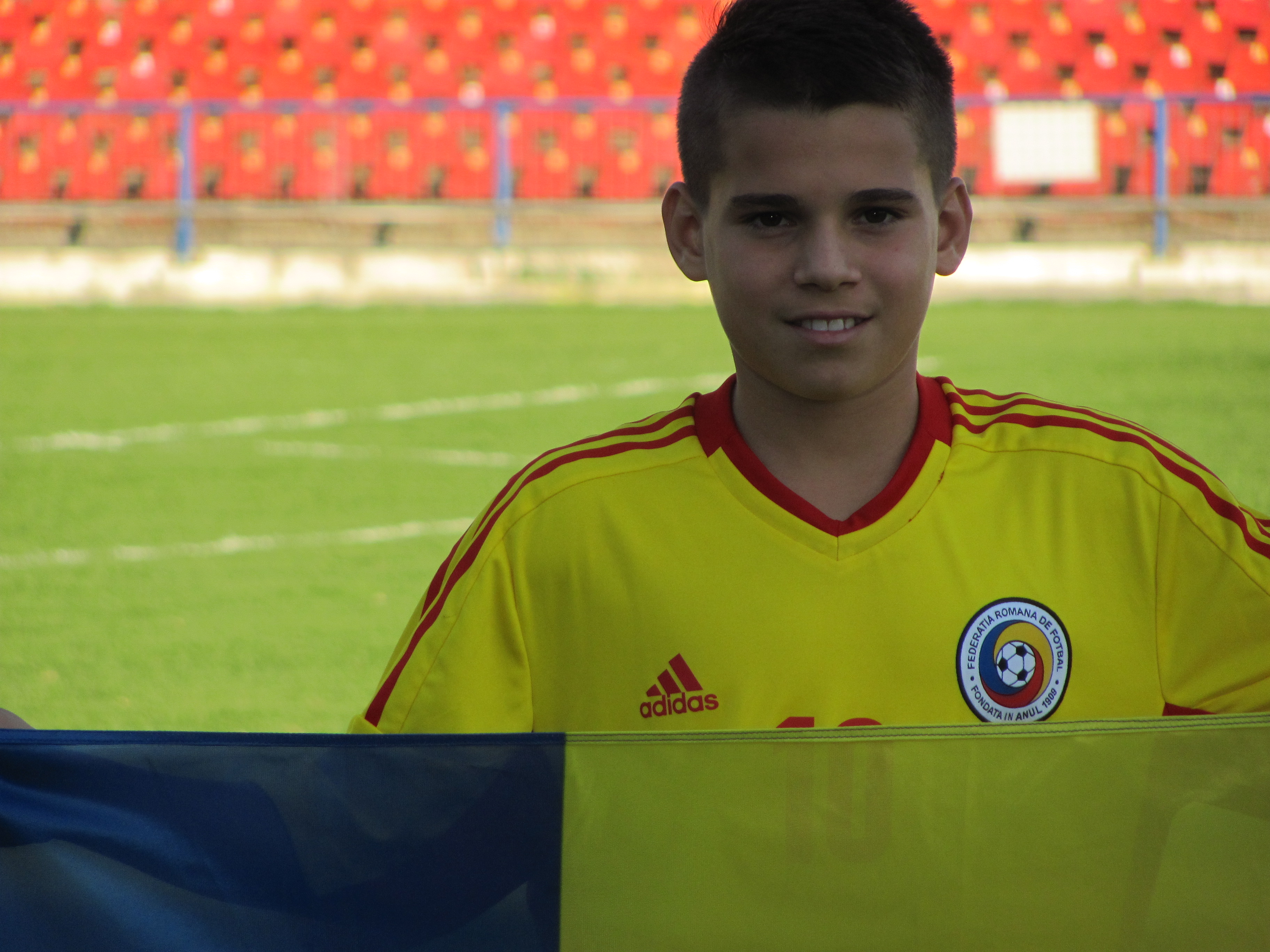 România U 17 - Cehia U 17, 1-2 la turneul din Andorra. Ianis Hagi, pasă de gol, a fost tăvălit bine