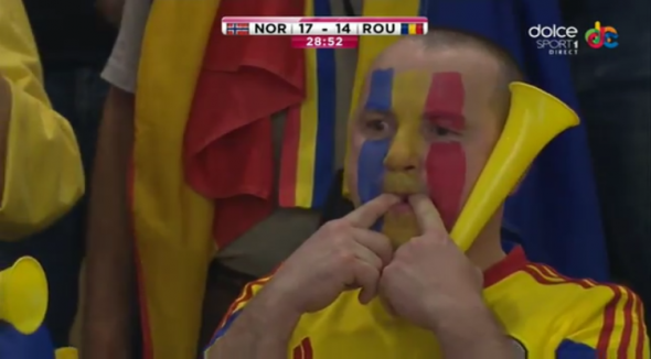 ”Secundul” Costică Buceschi, după înfrângerea dramatică din semifinalele CM de handbal, 33-35 cu Norvegia, după prelungiri: ”Fetele mi-au spus că puteam juca până dimineață! Victoria lor a fost întâmplătoare!”. Goalkeeperul Paula Ungureanu: ”Sunt supărată, dar și foarte mândră de echipa noastră! Nordicele n-au fost mai bune ca noi”. TOATE REACȚIILE: presă, antrenori, jucătoare. ”Ca în rollercoaster”! / FOTO&VIDEO