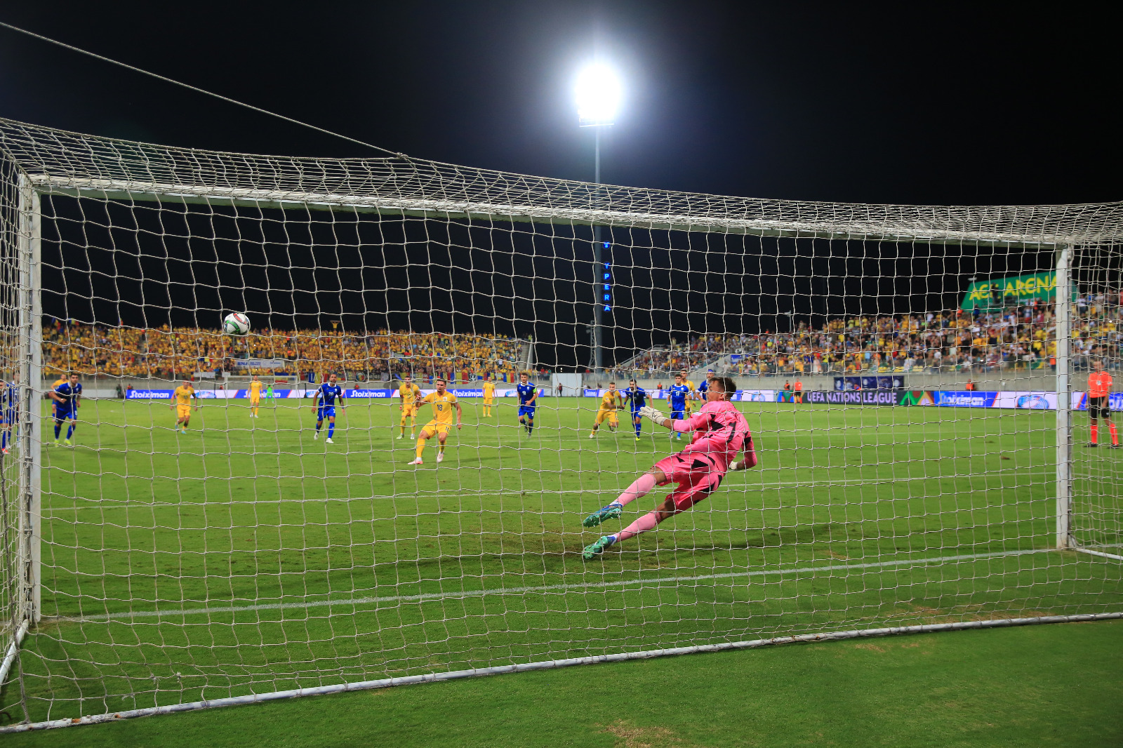 România a câștigat în Cipru cu 3-0 și este lider în Liga Națiunilor cu punctaj maxim