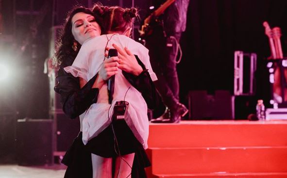 Jessie J a fost impresionată de o fetiță din Cluj, la Electric Castle 2018. „Unul dintre cele mai frumoase momente din cariera mea”