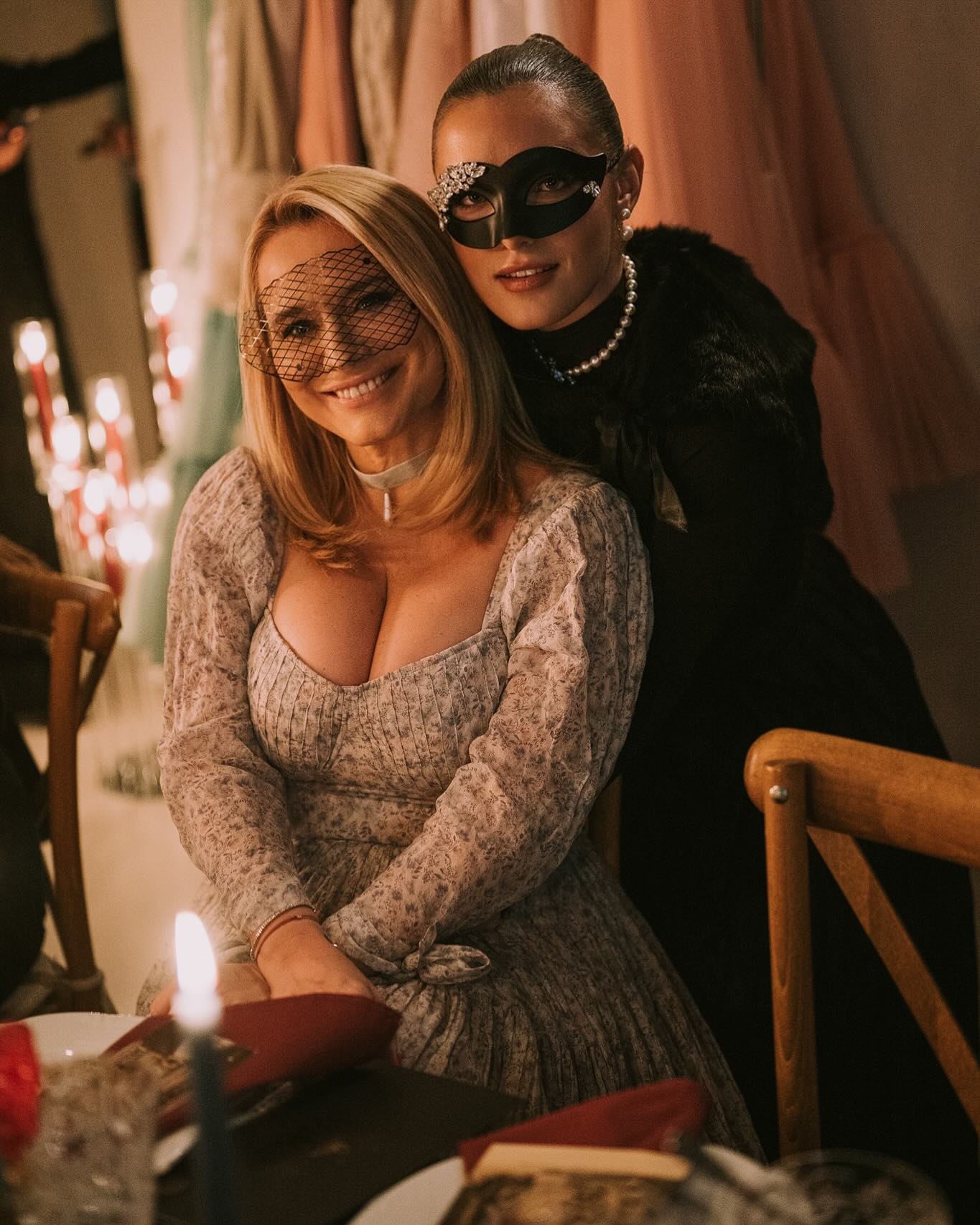 De ce lipsește Oana Andoni de la PRO TV. Andreea Esca îi ține locul la pupitrul știrilor și a apărut cu un nou look