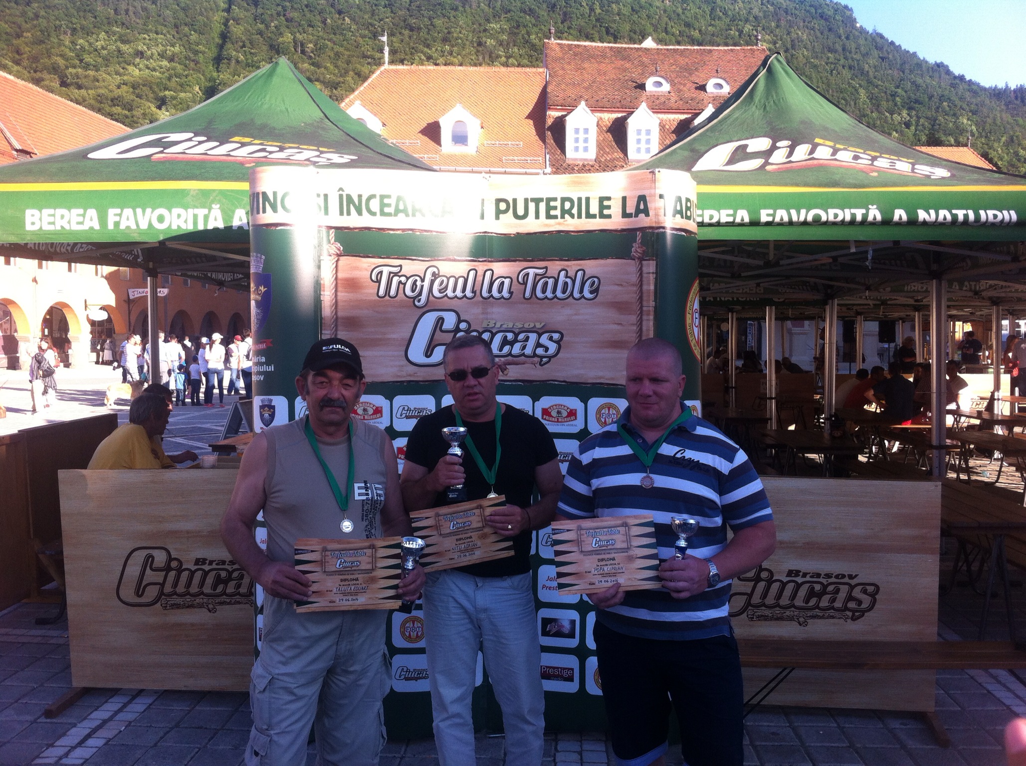 FOTO/ Show cu vedete la campionatul de table!