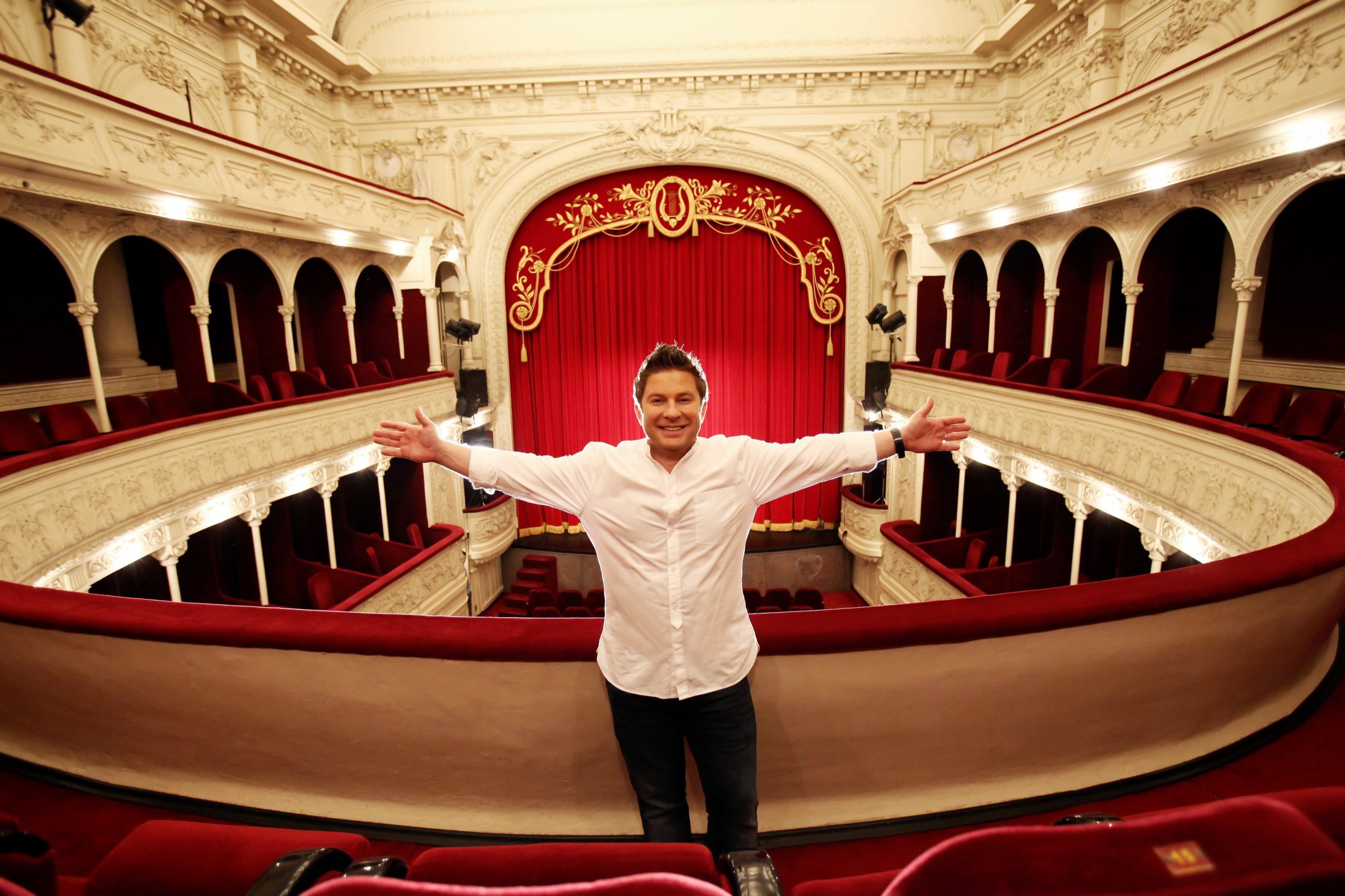 Pavel Bartoș, despre începuturile sale în teatru și admiterea comică la facultate. “Am copiat tot repertoriul de la un coleg”