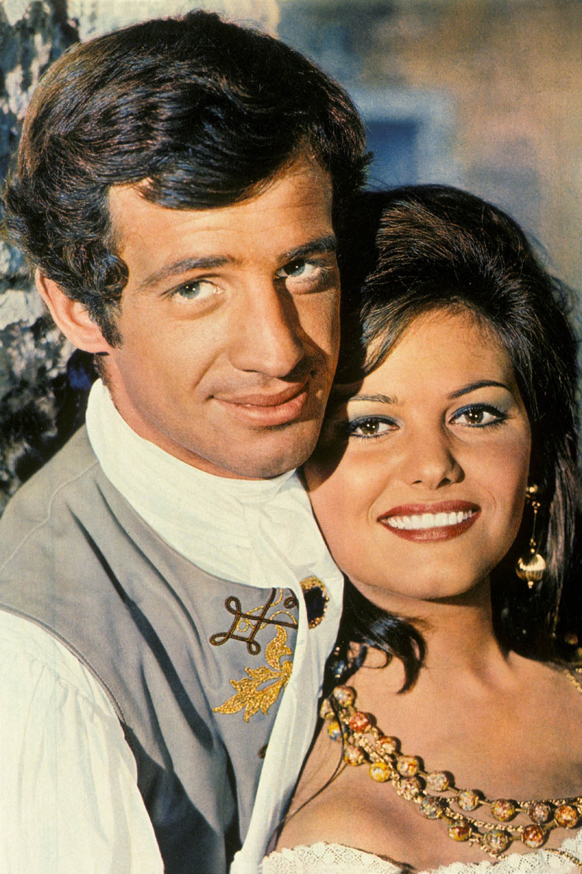 Florin Piersic și Claudia Cardinale, sărut memorabil în urmă cu 16 ani. Actorul nu și-a putut stăpâni emoțiile pe scenă: „Recunosc, mi-a scăpat”