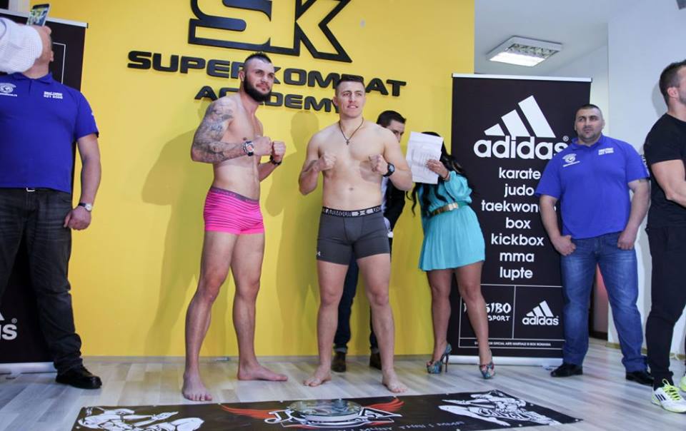 SUPERKOMBAT BUCUREȘTI: Luptătorii au dat proba cântarului în noua Academie Superkombat, lansată în prezența lui Remy Bonjasky | GALERIE FOTO