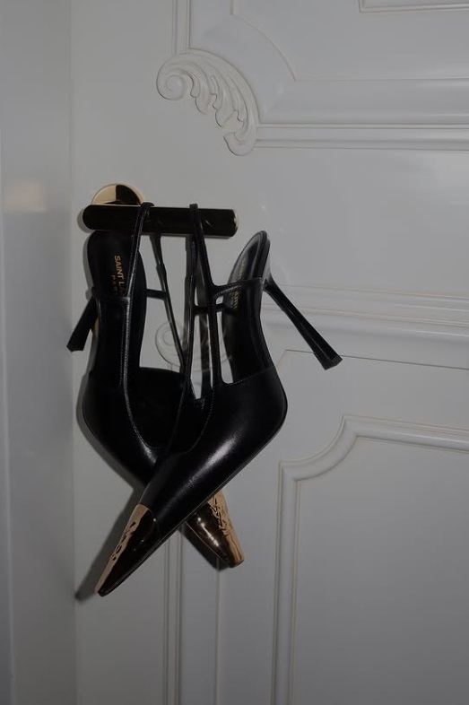 Apariția de mii de euro a Elenei Hagi. Cât costă ținuta neagră, de la un brand de lux, purtată de soția lui Ianis