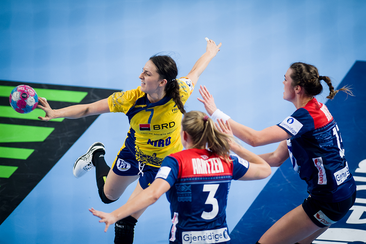 GALERIE FOTO & VIDEO | România a surclasat Norvegia, la Euro 2018 de handbal feminin. Cadou de Moș Nicolae. Dumanska, fenomenală