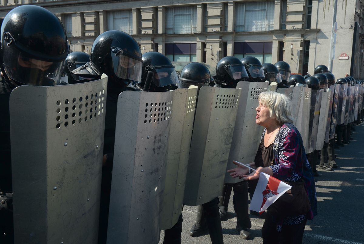 Săptămâna în imagini | Val de furie împotriva restricțiilor COVID, proteste nesfârșite în Belarus și un anunț tulburător la Berlin
