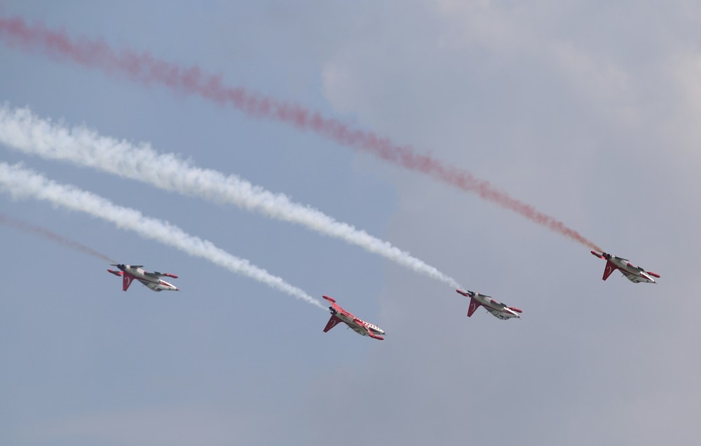 UPDATE. Programul BIAS 2018. Ce se întâmplă la show-ul aviatic cu 150 de aeronave şi peste 100 de piloţi şi paraşutişti din 13 ţări / FOTO&VIDEO