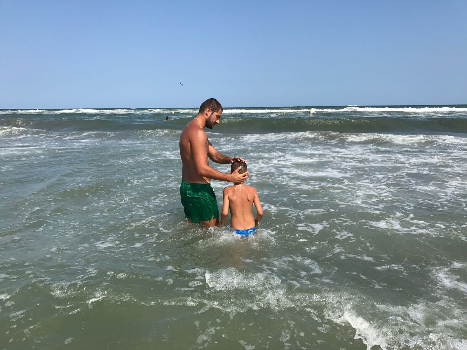 Ce nu știai despre tatăl Cătălin Cazacu. Este topit după fiul său și e bucuros că acesta își trăiește copilăria „pe stil vechi” | FOTO