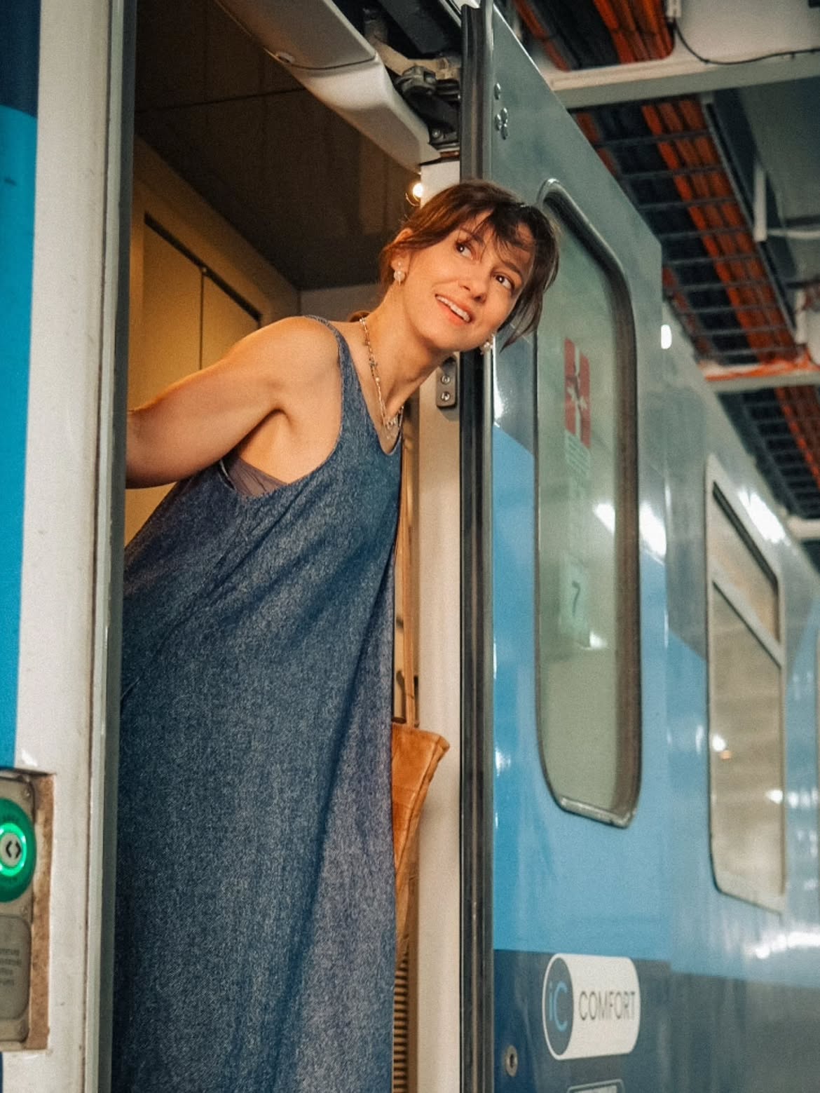 Dana Rogoz, vacanță de poveste cu familia: „Am călătorit cu singurul tren din Europa care se suie pe un feribot”