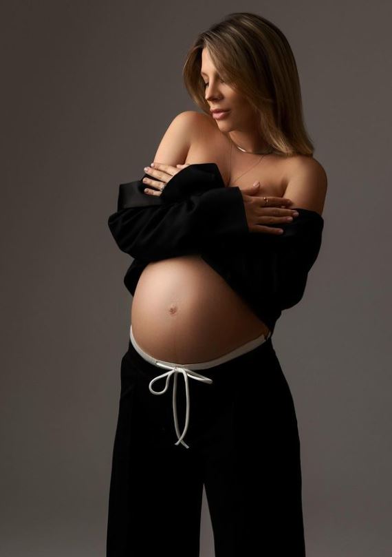 Ana Baniciu, momente dificile înainte de a naște: „Se auzea cum bătăile inimii scădeau”. Primele imagini cu bebelușul