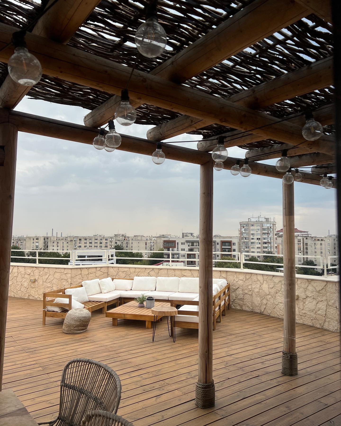 Imagini cu apartamentul în care locuiesc Carmen Grebenișan și Alex Militaru. Deși a investit o avere, vedeta se mută din penthouse-ul din București