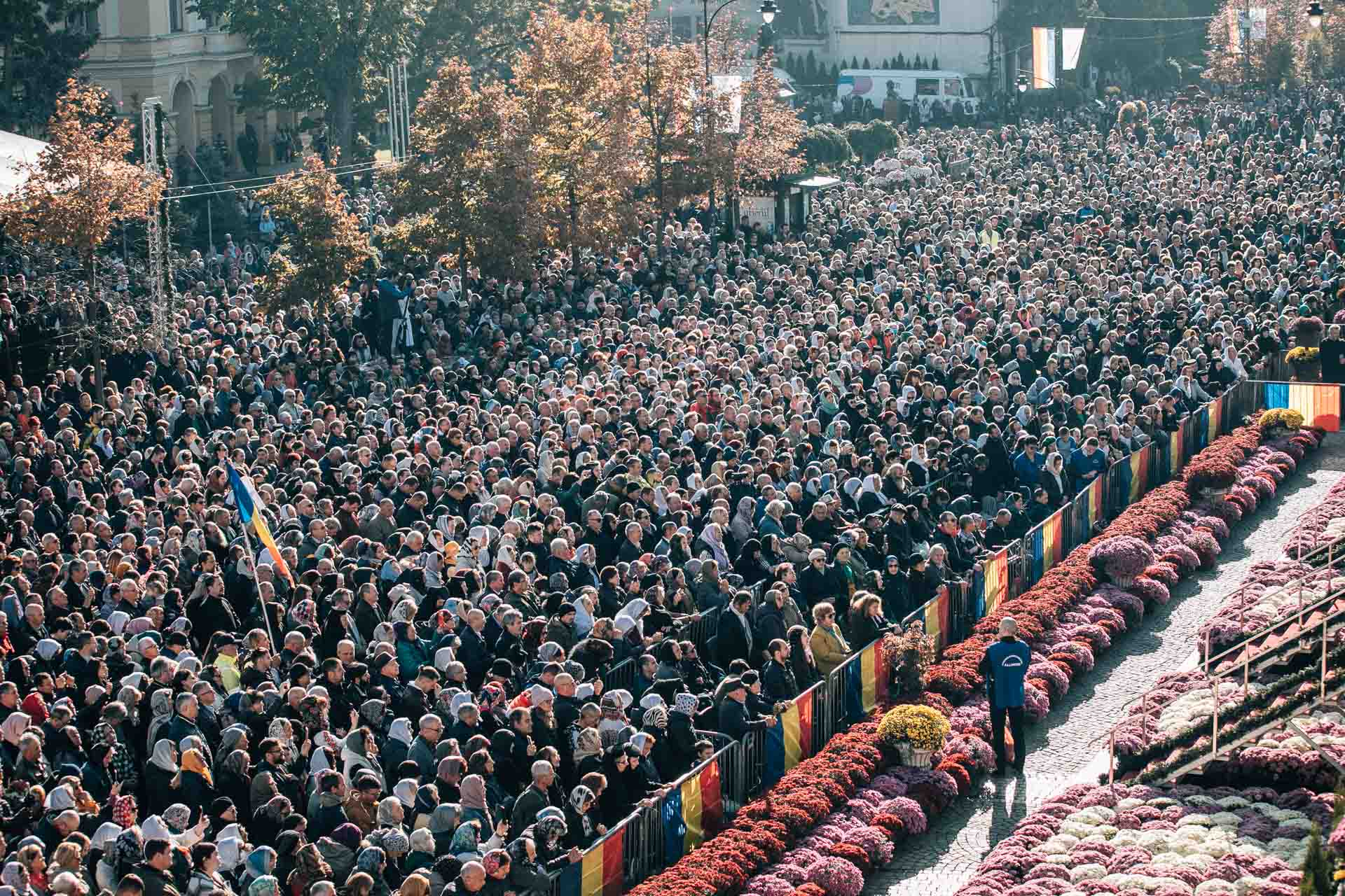 Olimpic internațional, evacuat din casă acum doi ani, premiat de Mitropolitul Moldovei. Cine sunt oamenii care au primit distincții de Sfânta Parascheva