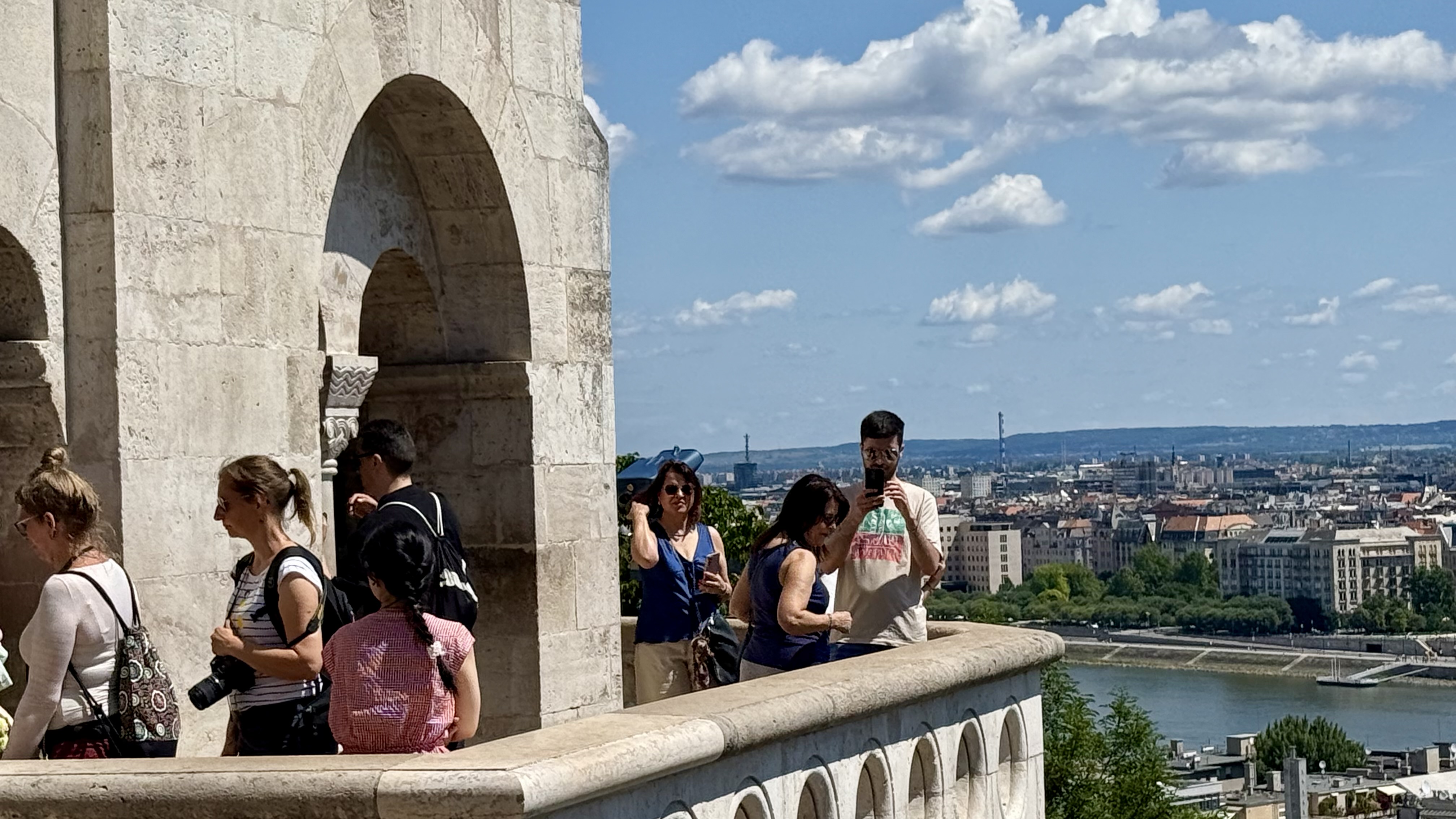 Budapesta, două luni de când Viktor Orban a plecat de la putere. Cum arată viața în capitala Ungariei cu Peter Magyar premier: „Lucrurile se pot schimba”