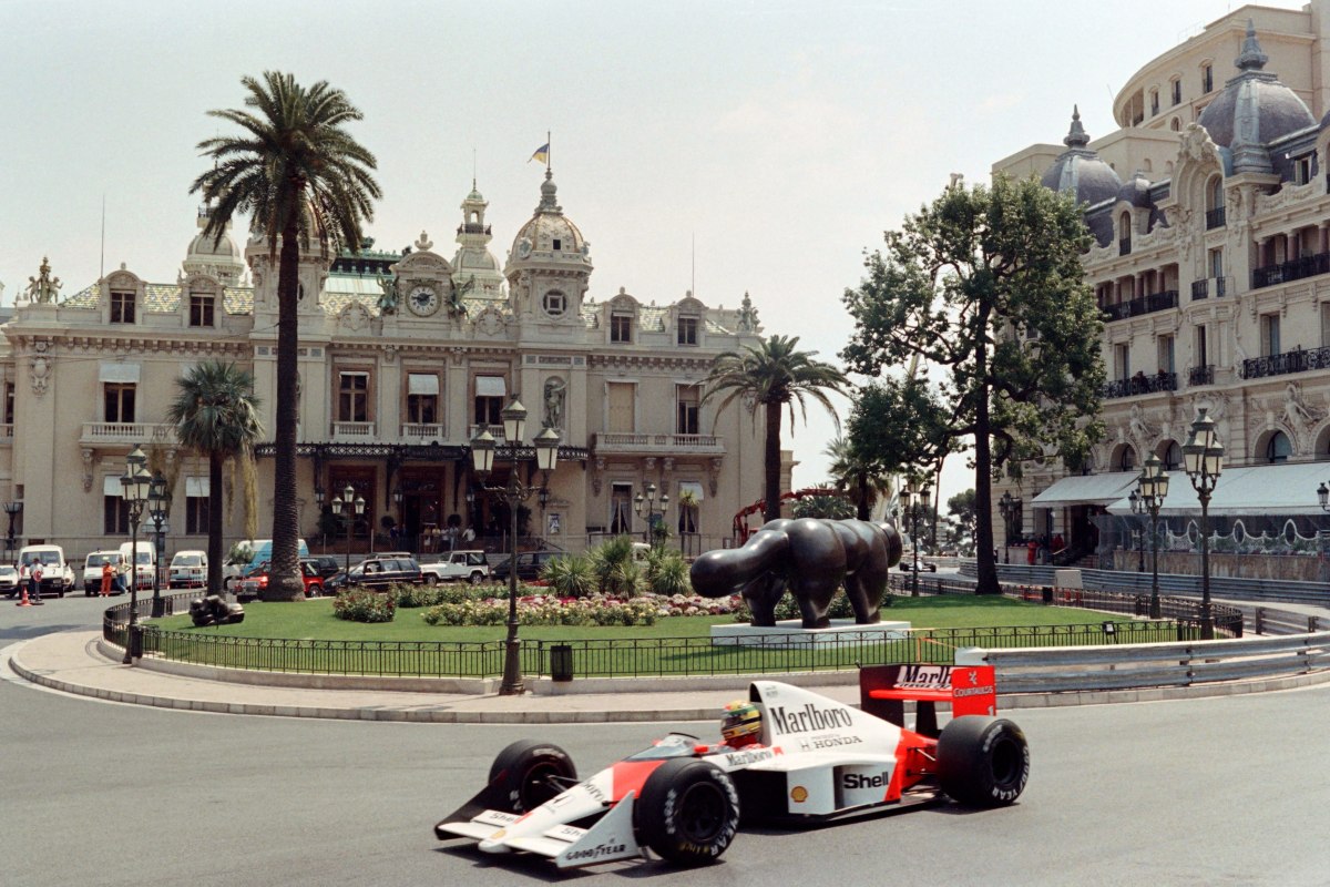 30 de ani de la moartea lui Ayrton Senna. Triplul campion mondial de Formula 1 a murit pe circuit la 34 de ani