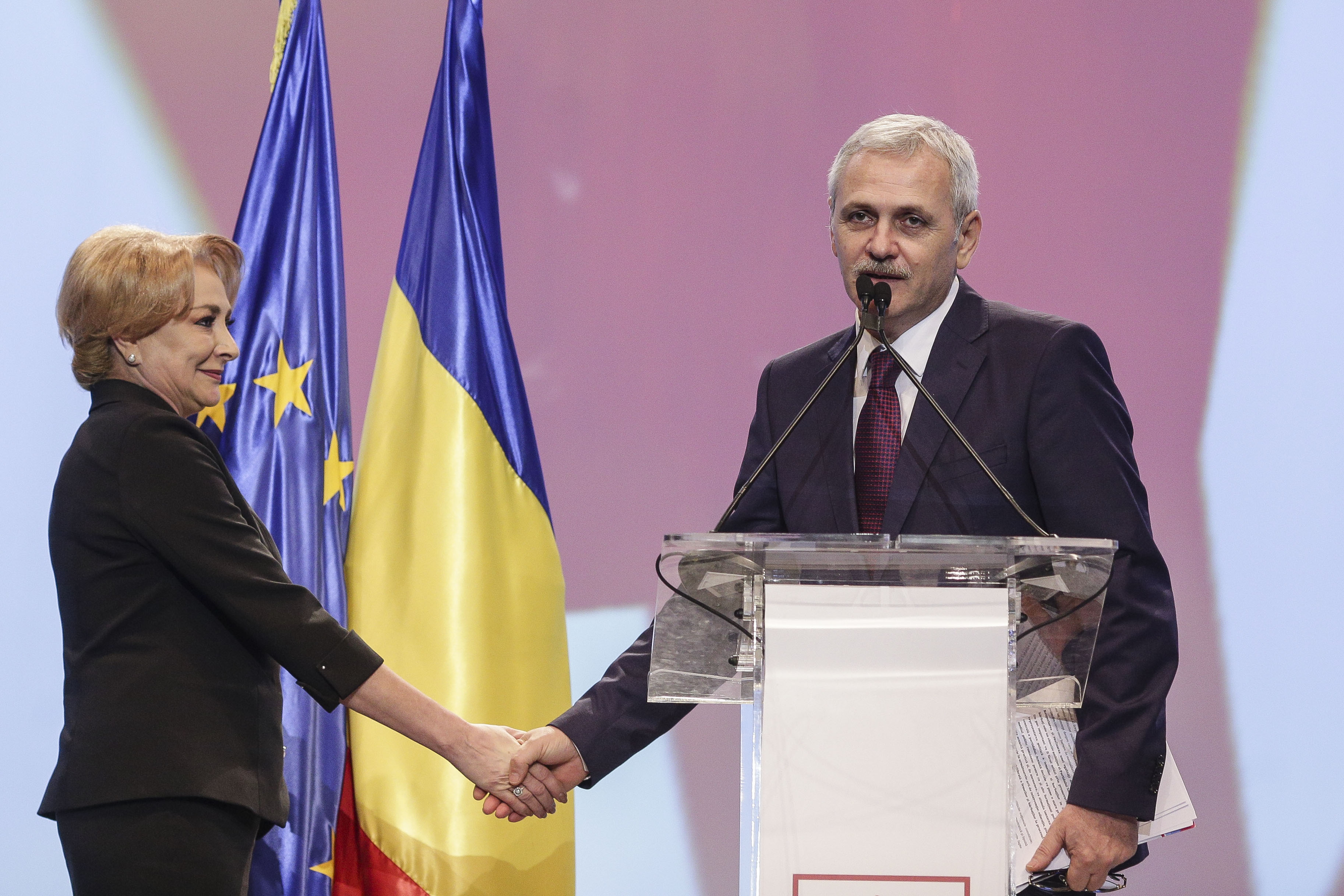 Cum s-a transformat Viorica Dăncilă într-un an și zece luni de mandat. Istoria în imagini a primei femei premier