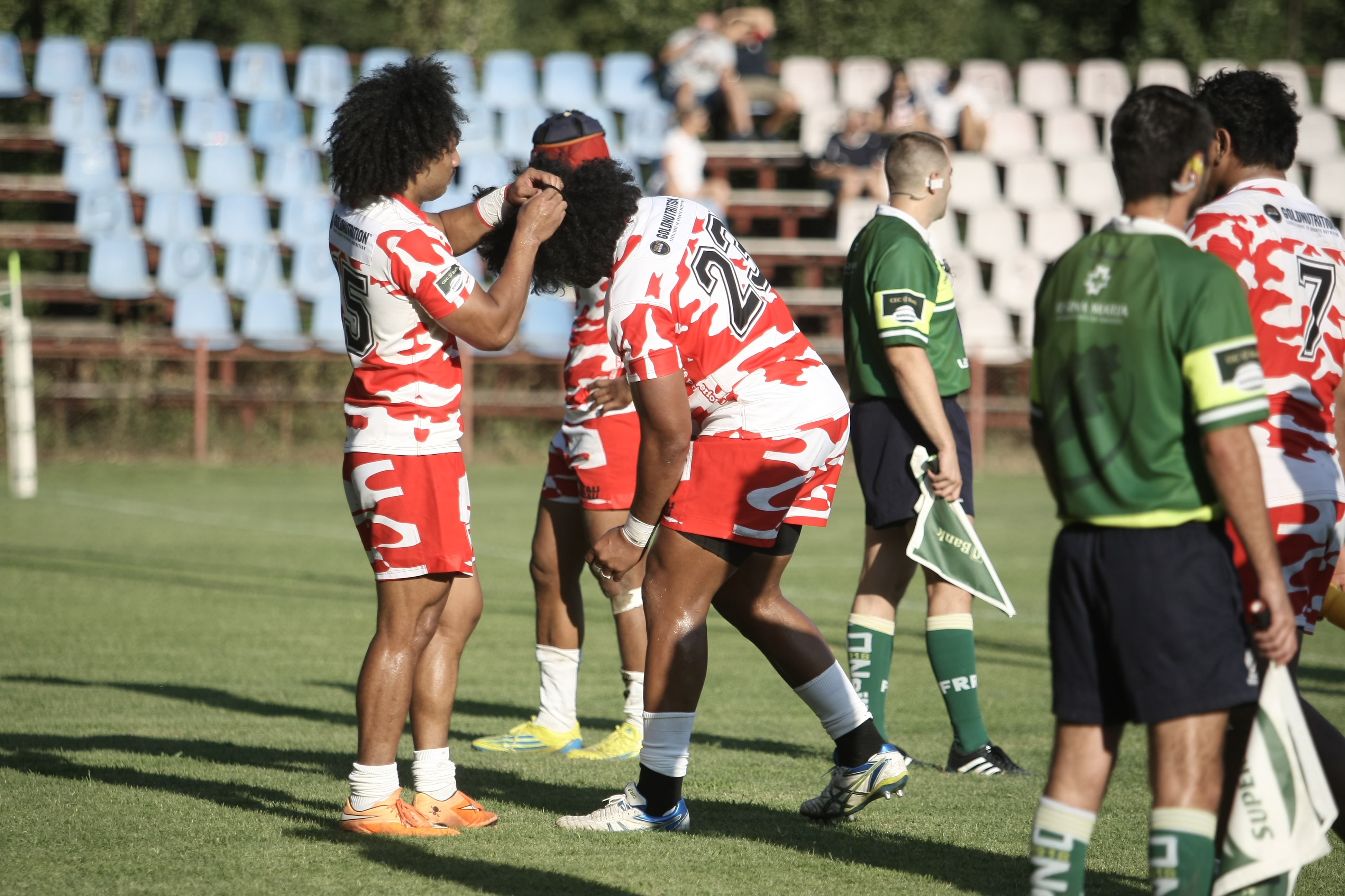 Războiul coafurilor la Steaua - Dinamo de la rugby | FOTO