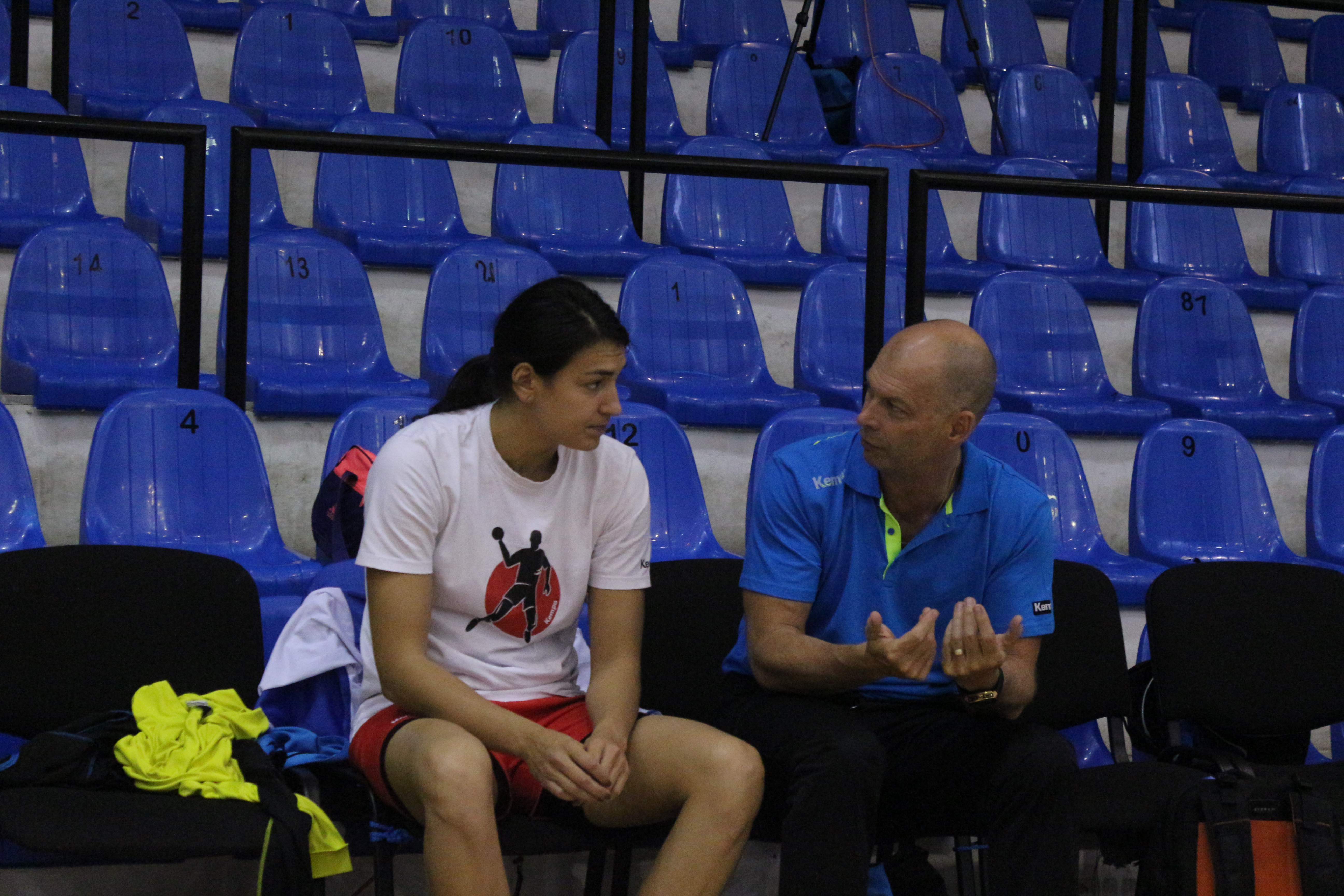 Ola-Rio! Fetele din naționala de handbal pregătesc la Ploiești calificările europene și turneul olimpic. Cristina Neagu era să se accidenteze! FOTO&VIDEO
