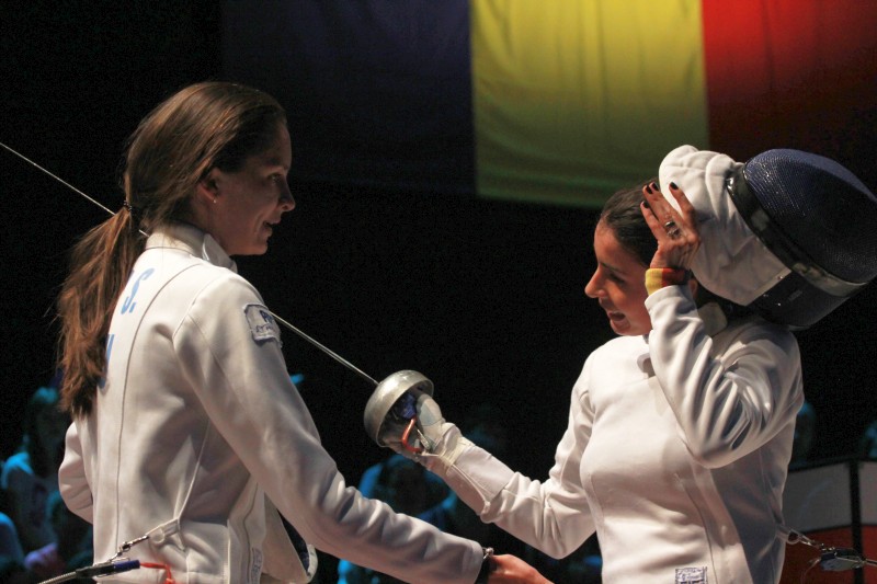 Simona Pop și Tibi Dolniceanu sunt campionii României la spadă, respectiv la sabie / FOTO