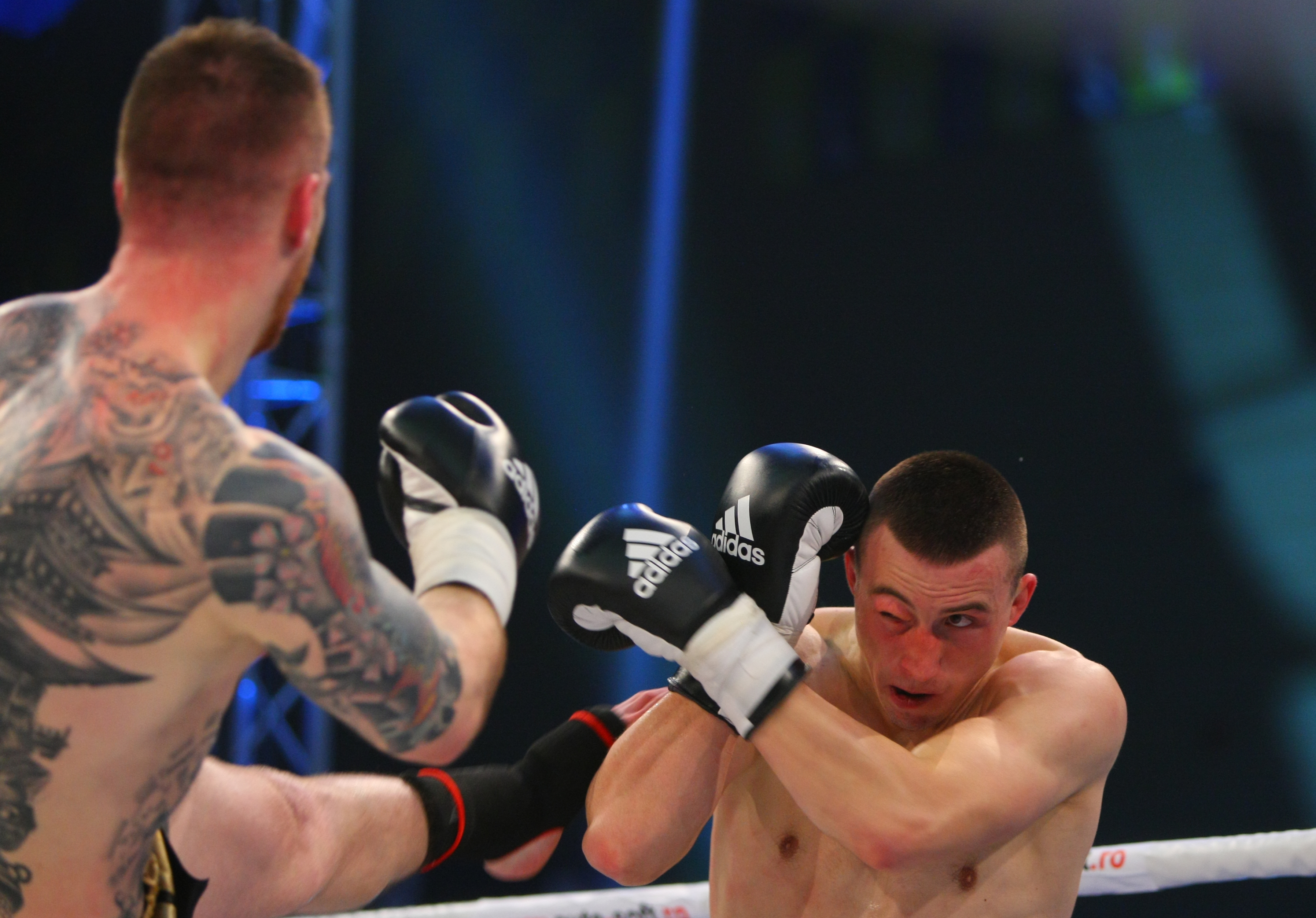 Meciul în urma căruia Amansio Paraschiv a devenit campion mondial Superkombat New Heroes! VIDEO& FOTO
