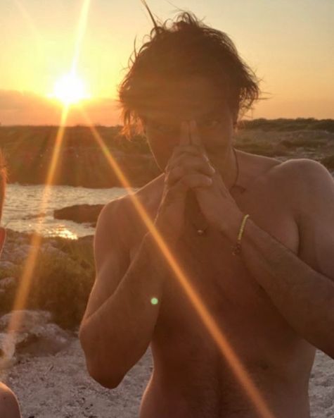 Cele mai sexy ipostaze cu Gabriel Garko, prezentatorul Cerbului de Aur. Își arată trupul în toată splendoarea | FOTO