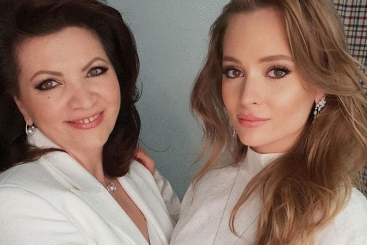Gina Matache locuiește în aceeași casă cu fostul soț. Mama Deliei își dorește să își refacă viața cu un bărbat mai tânăr