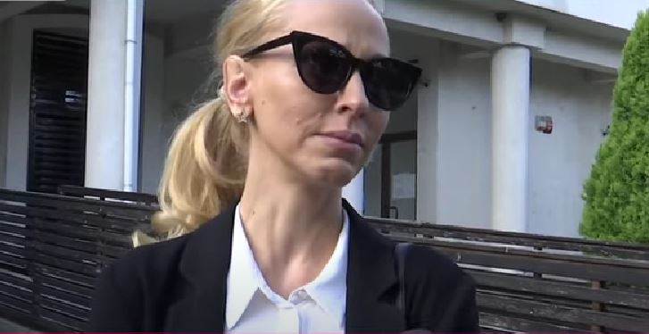 Anca Neacșu, cu ochii în lacrimi în ziua divorțului: „Îmi tremură picioarele”. S-a despărțit de soțul ei după 10 ani de căsnicie